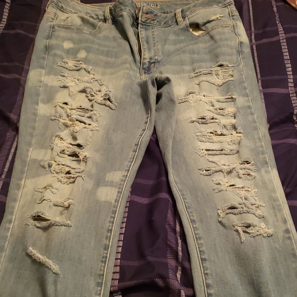 Destressed high rise jegging